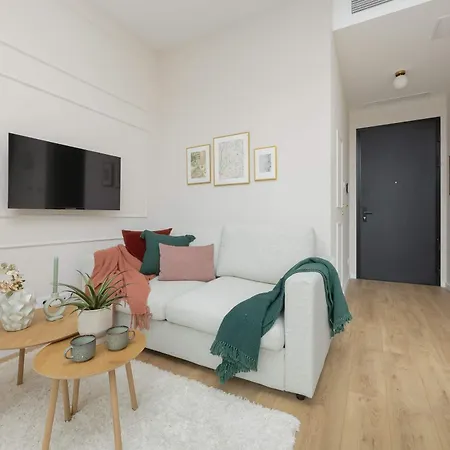 Modern Krochmalna With Air Conditioning Near Centre Of By Renters * Warsaw