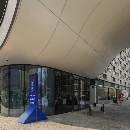Modern Krochmalna With Air Conditioning Near Centre Of By Renters
